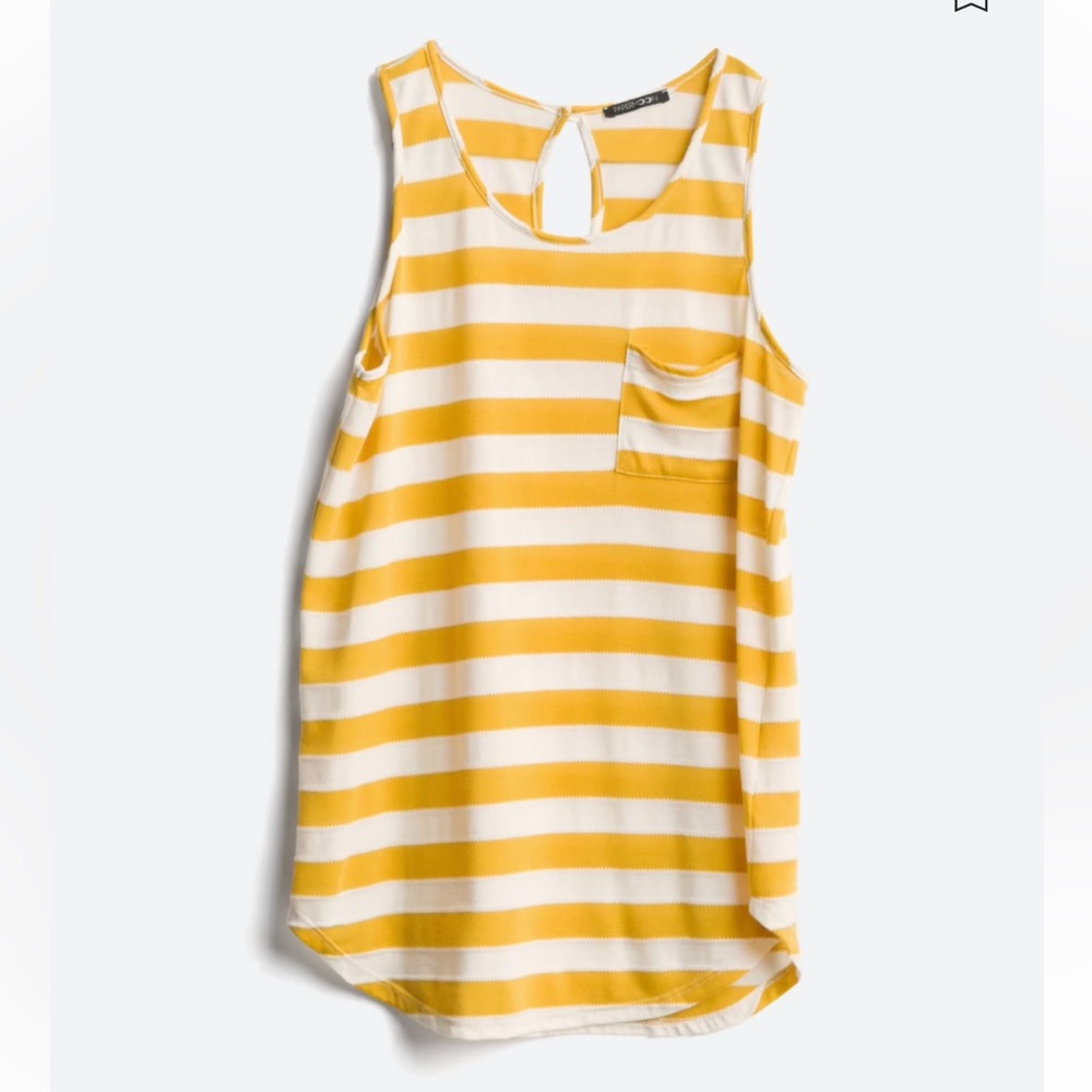 PAPERMOON Eagan One Pocket knit top